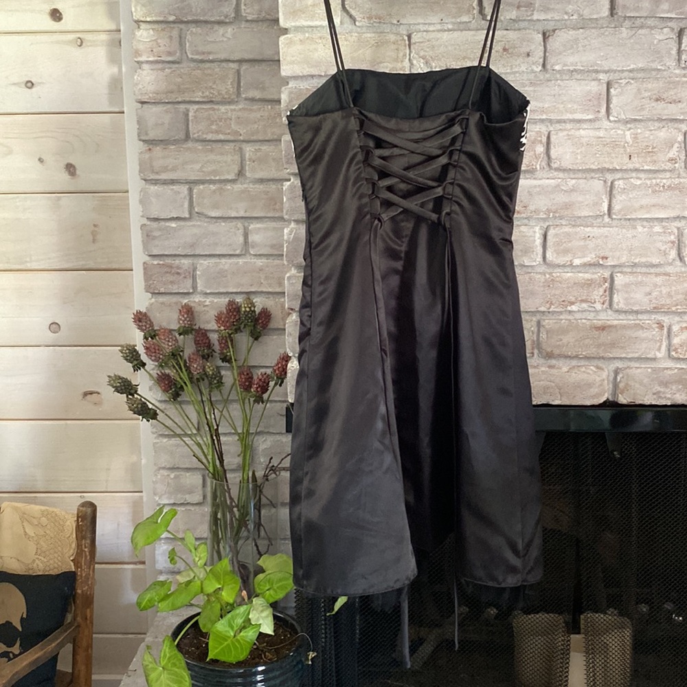Size small - Picture 2 of 5